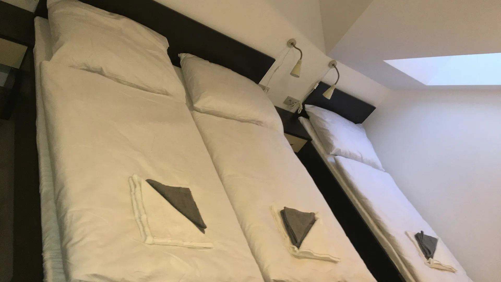 Nova Hospoda - Hotel & Restaurant Prague