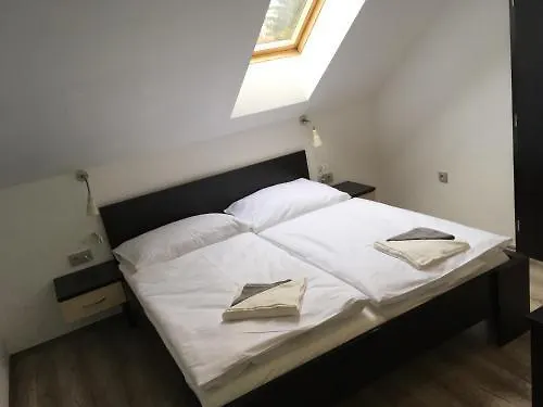 Nova Hospoda - Hotel & Restaurant Prague