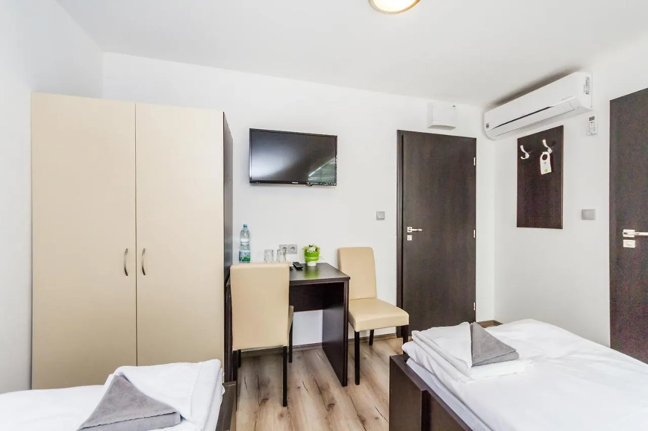Nova Hospoda - Hotel & Restaurant Prag Tjeckien